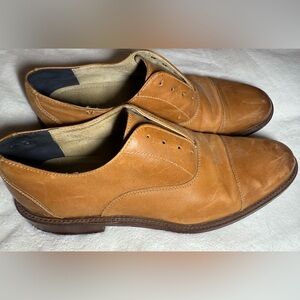 Banana Republic. Ortholite insoles, tan, leather cap toe Oxford shoes. Sz. 9.5
